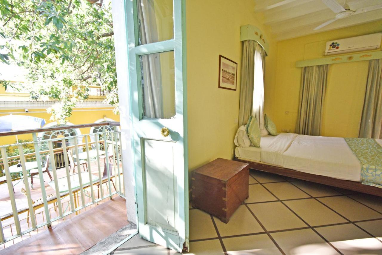 Hotel Villa Des Gouverneurs بونديتْشيري المظهر الخارجي الصورة